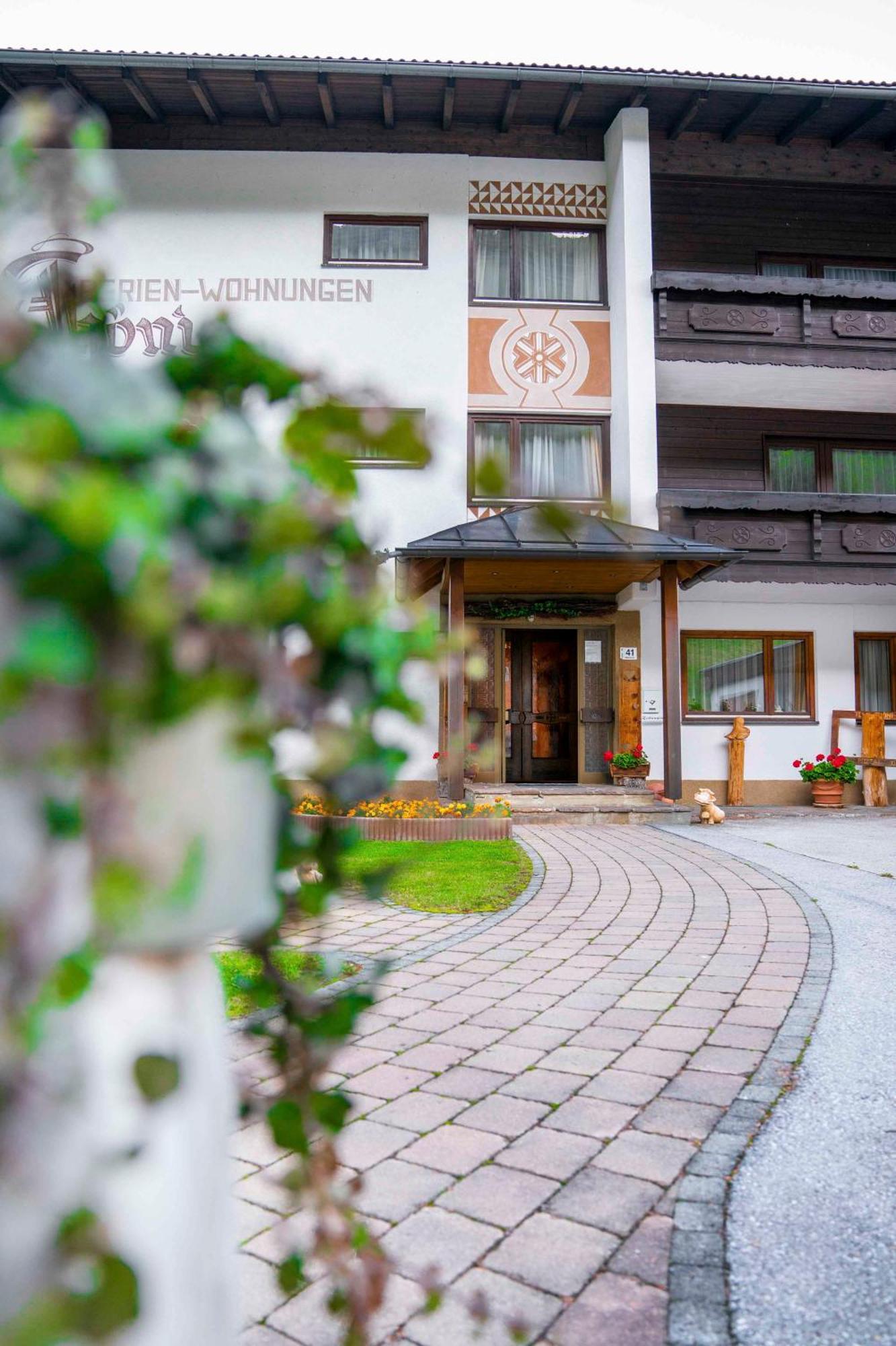 Ferienwohnungen Dietmar Thöni inclusive Pitztal Sommercard Arzl im Pitztal Exterior foto