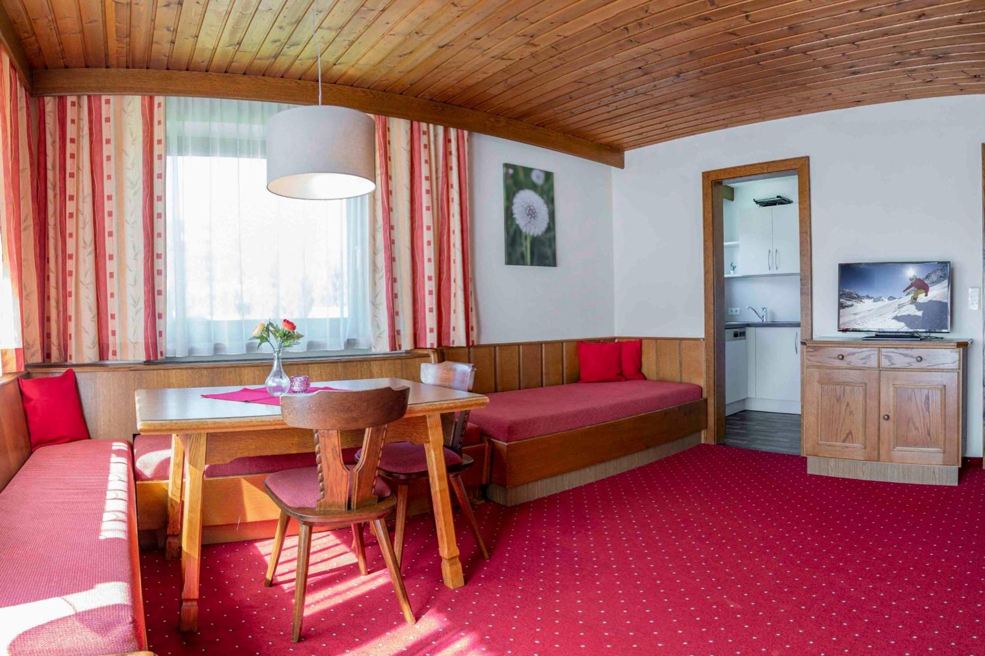 Ferienwohnungen Dietmar Thöni inclusive Pitztal Sommercard Arzl im Pitztal Exterior foto