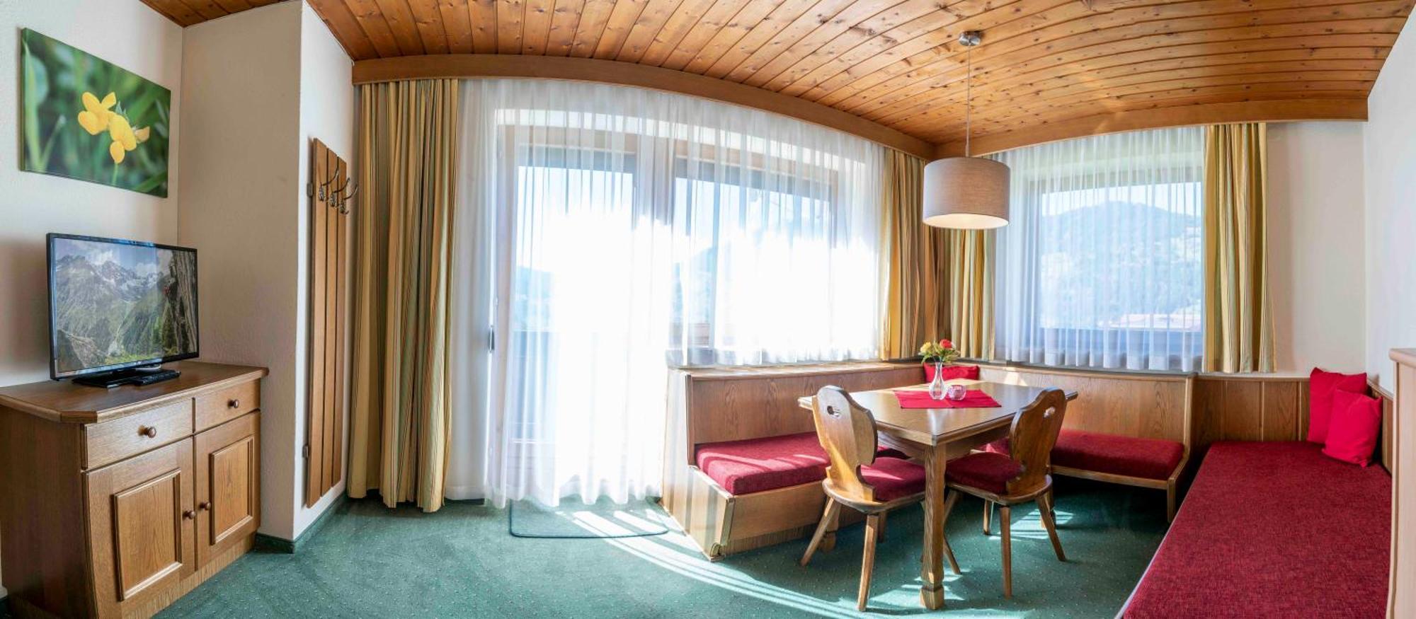 Ferienwohnungen Dietmar Thöni inclusive Pitztal Sommercard Arzl im Pitztal Exterior foto