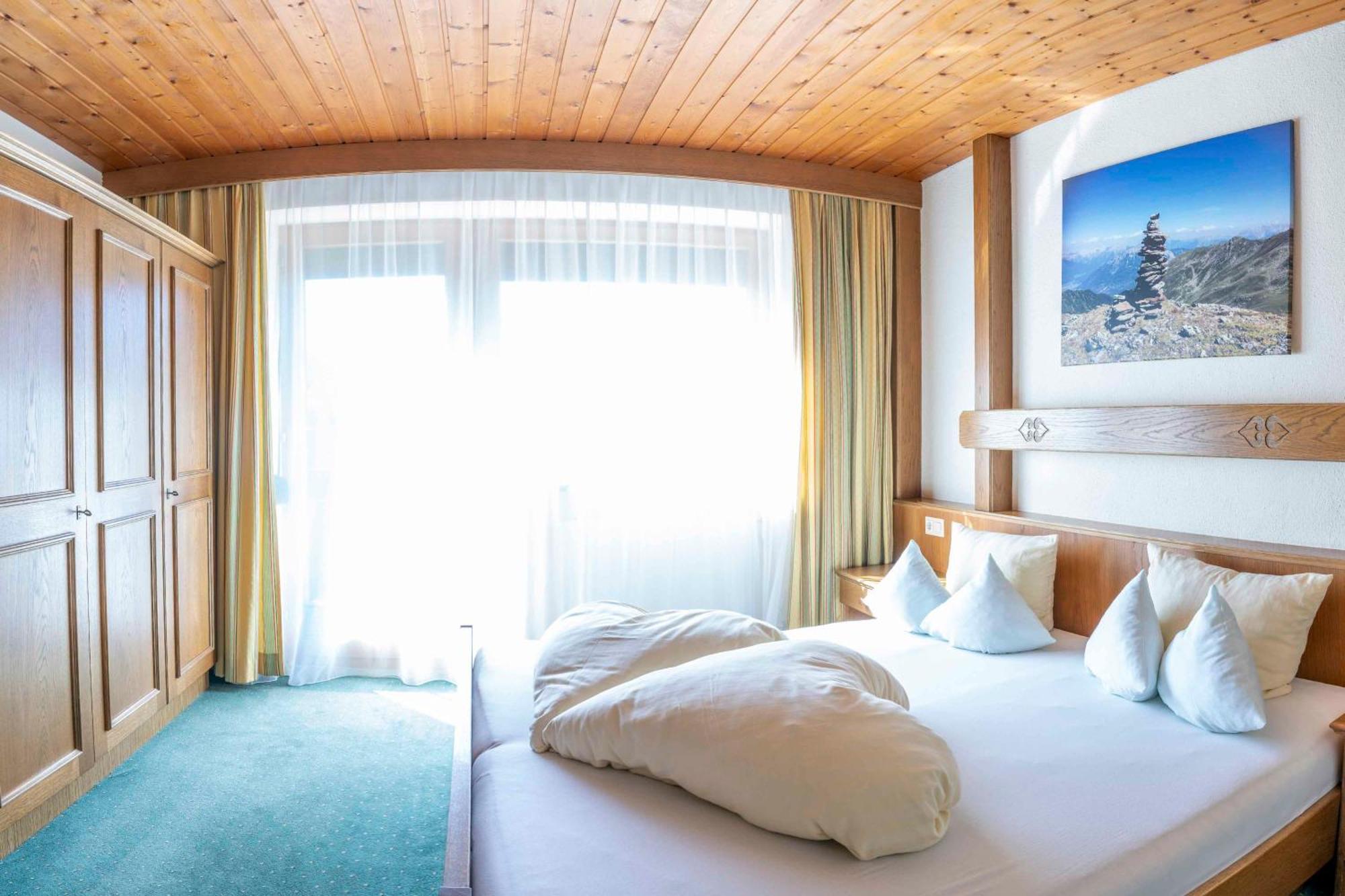 Ferienwohnungen Dietmar Thöni inclusive Pitztal Sommercard Arzl im Pitztal Exterior foto
